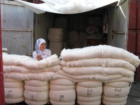 cotton-for-quilts-Osh-bazaar-Bishkek-Kyrgyzstan_web