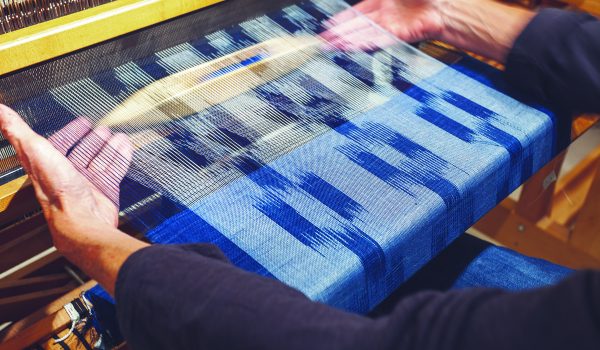 Book Review: Ikat: The Essential Handbook to Weaving Resist-Dyed Cloth